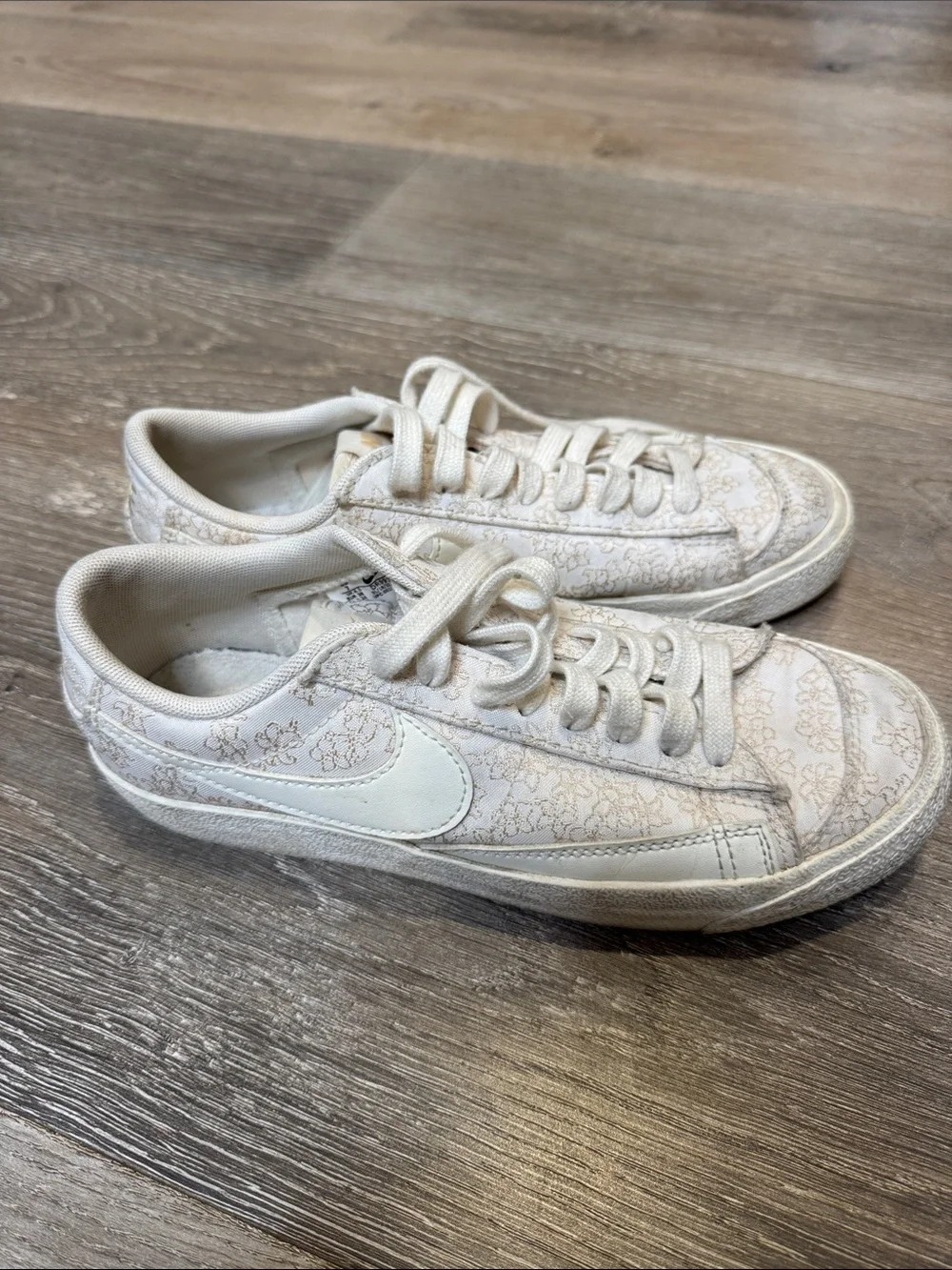 Nike stylish low